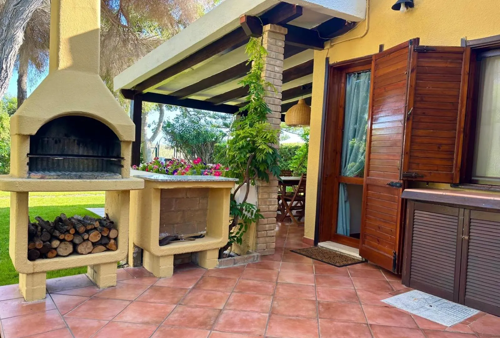 Villa Gio Geremeas Fronte Mare Marongiu 別荘